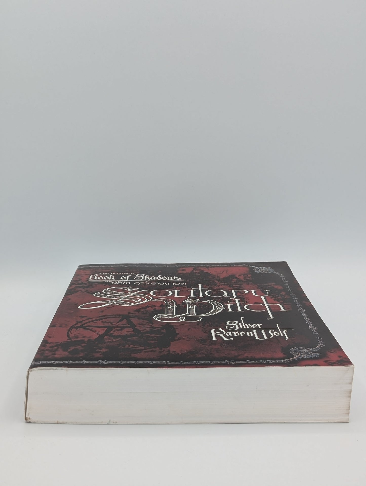 Solitary Witch: The Ultimate Book of Shadows for the New Generation