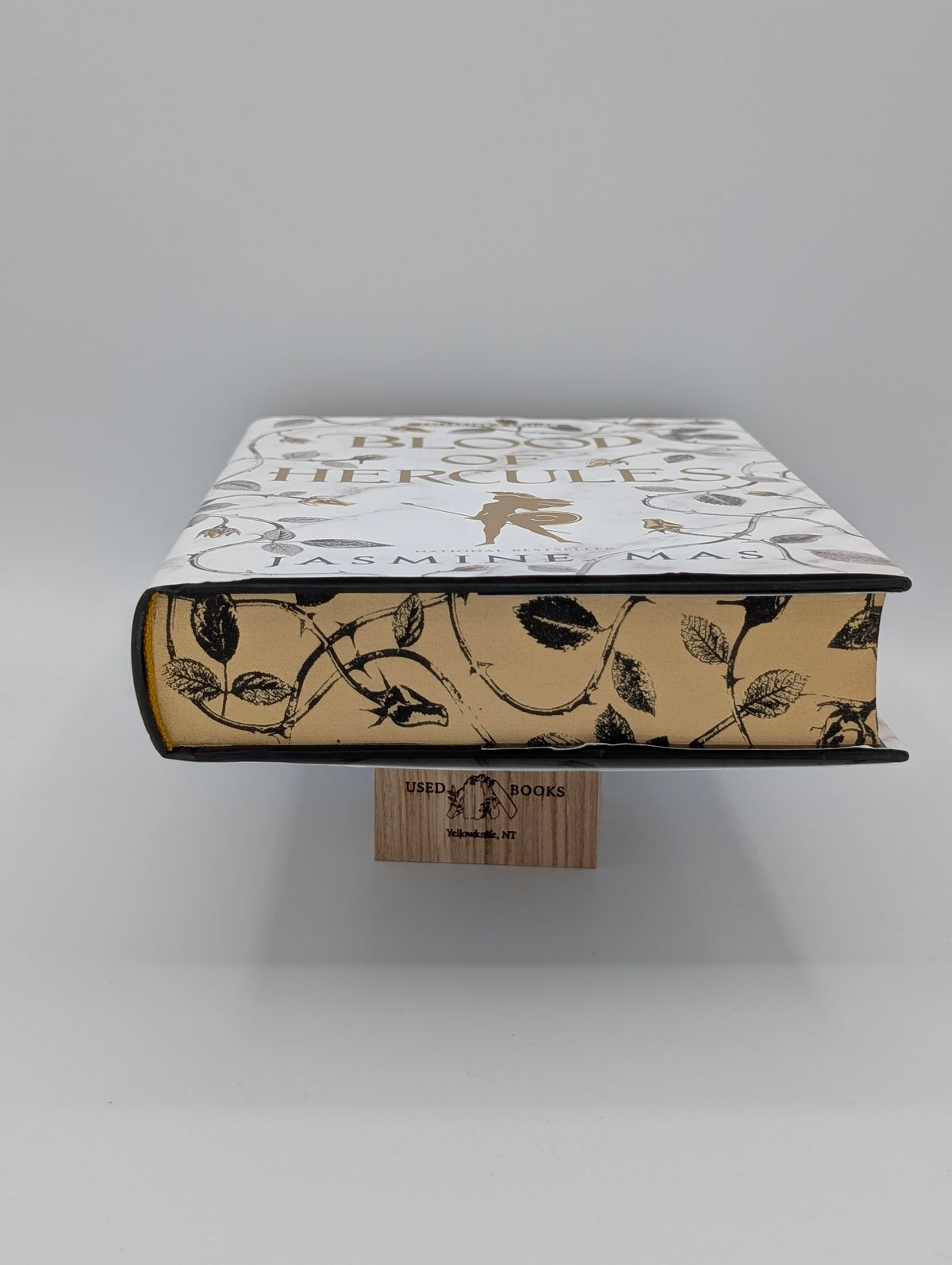 Blood of Hercules Collector's Edition: A Dark Romantasy of Greek Mythology, Enemies to Lovers, for Fans of Spicy BookTok Reads with Gold Sprayed Edges (Villains of Lore, 1)