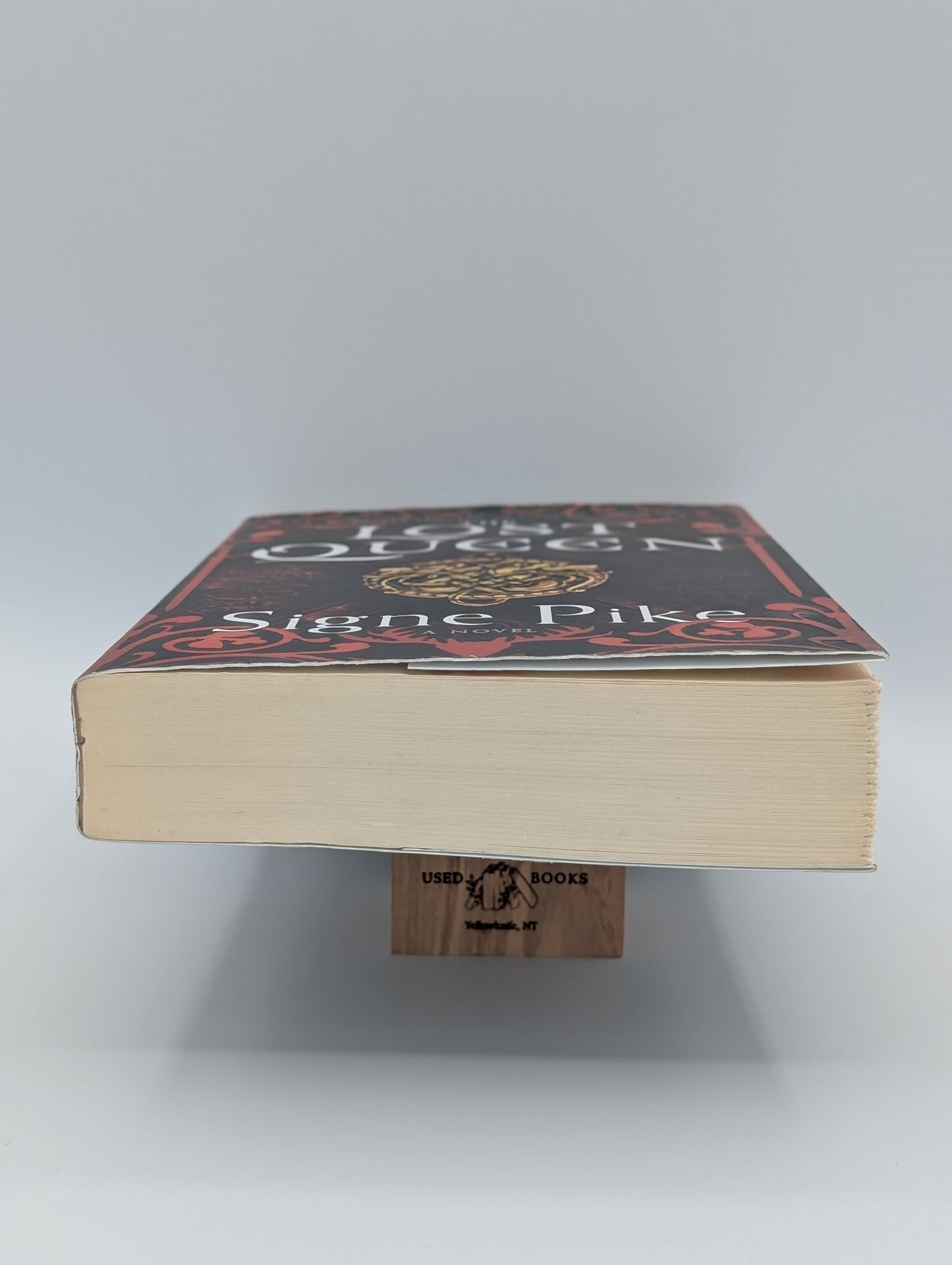 The Lost Queen: A Novel (Volume 1)