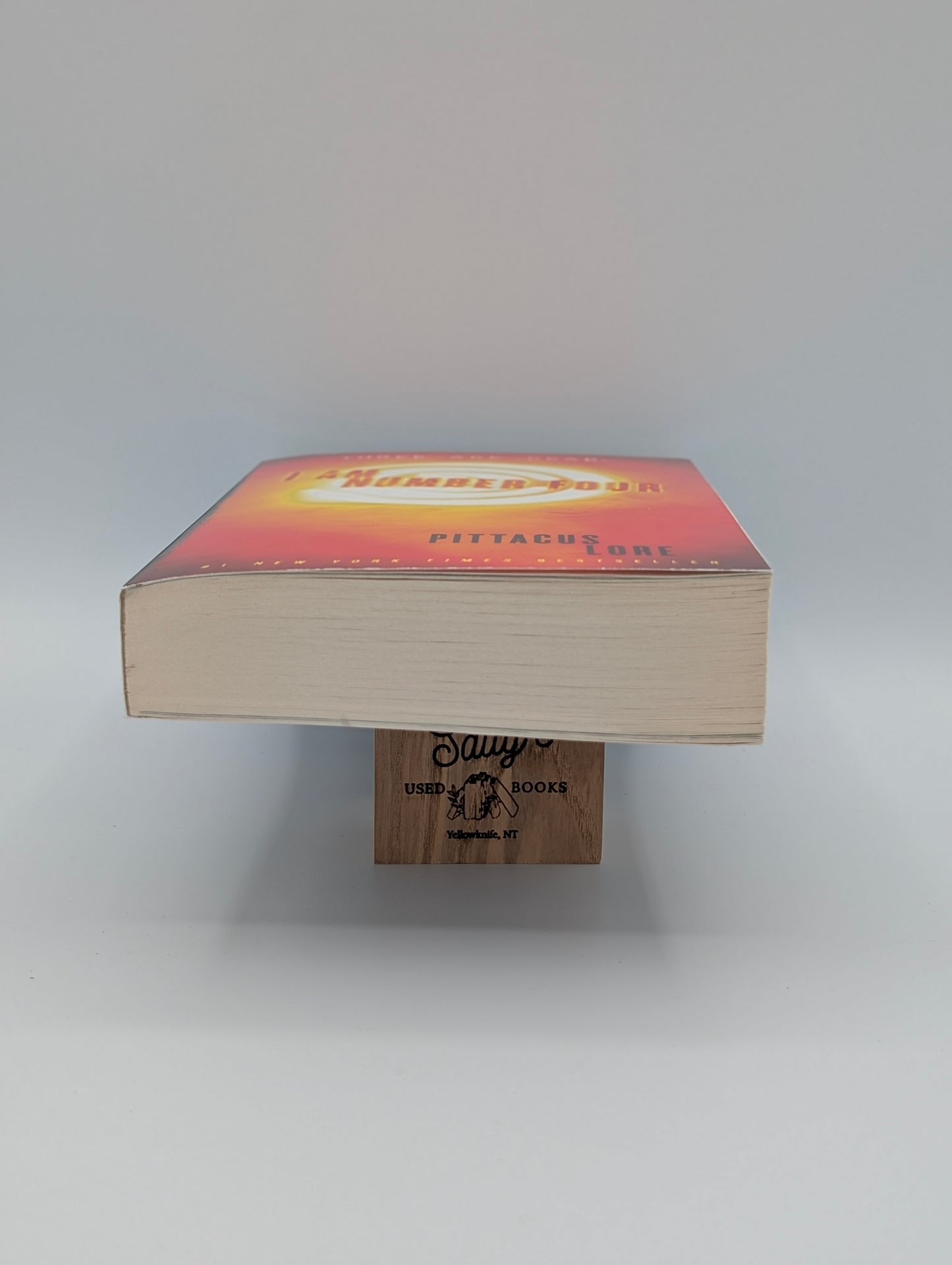 I Am Number Four (Lorien Legacies, 1)