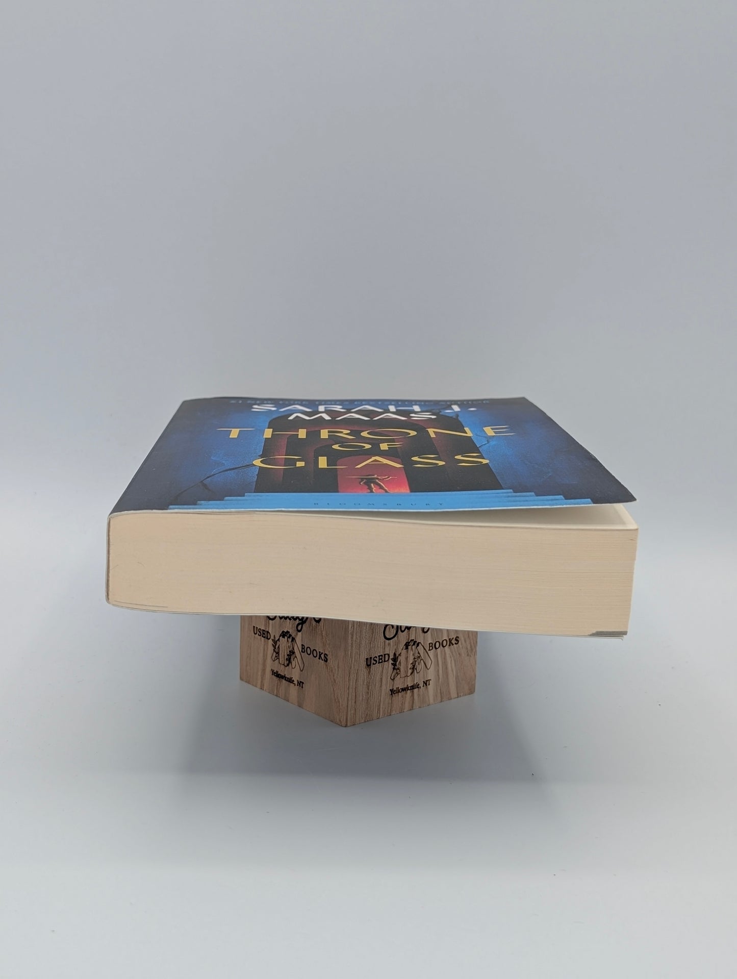 Throne of Glass (Throne of Glass, 1)