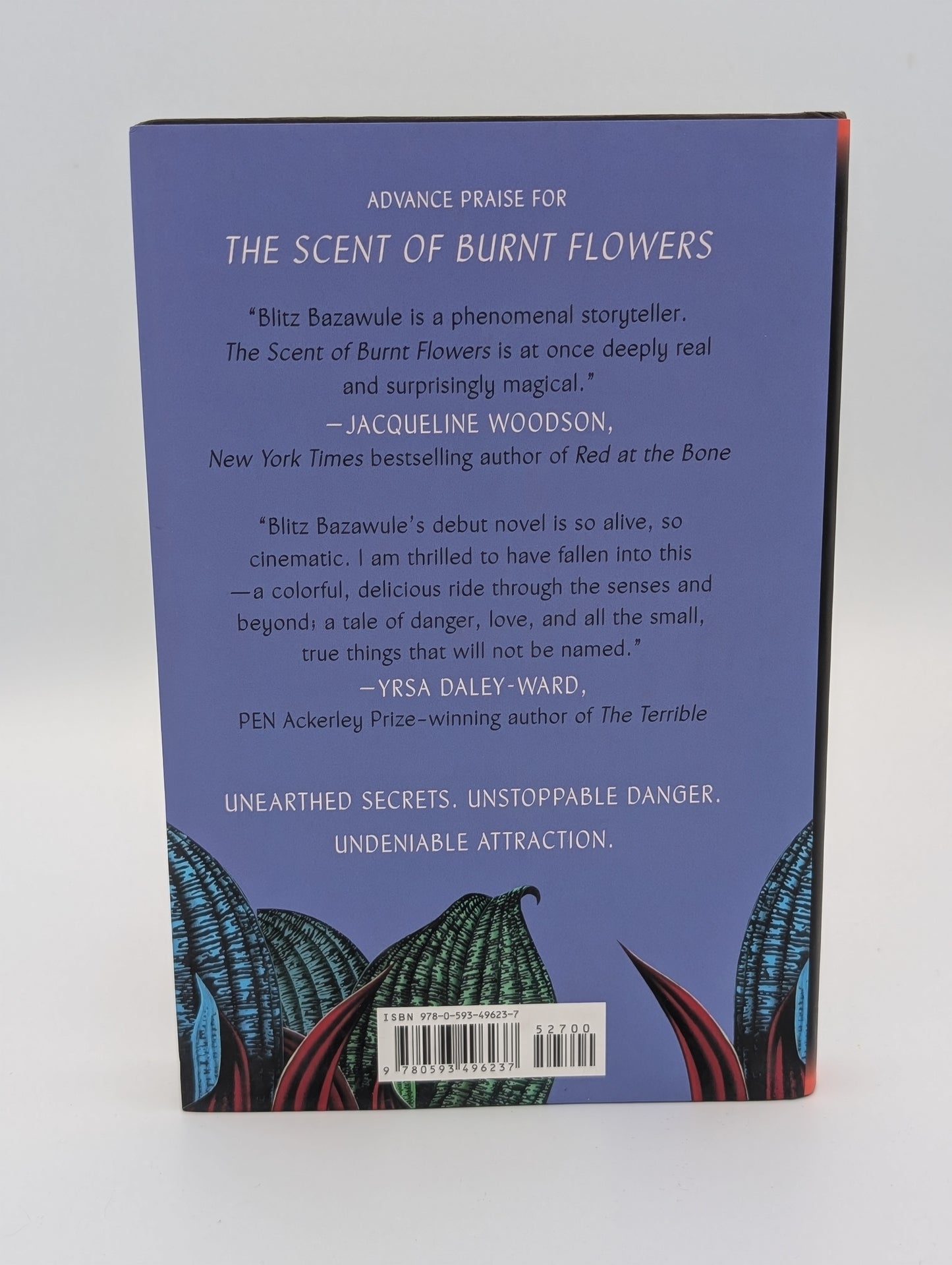 Le parfum des fleurs brûlées : un roman