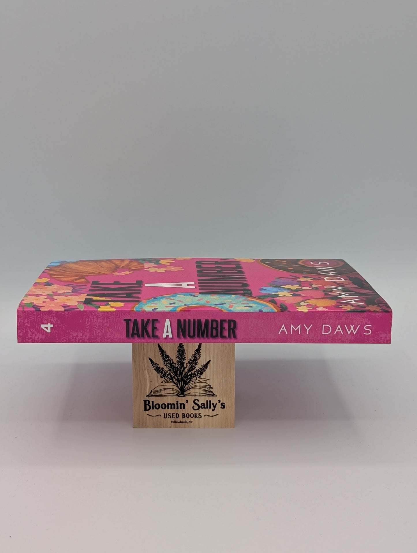 Prenez un numéro : Couverture alternative (Couvertures alternatives de la série Wait With Me)