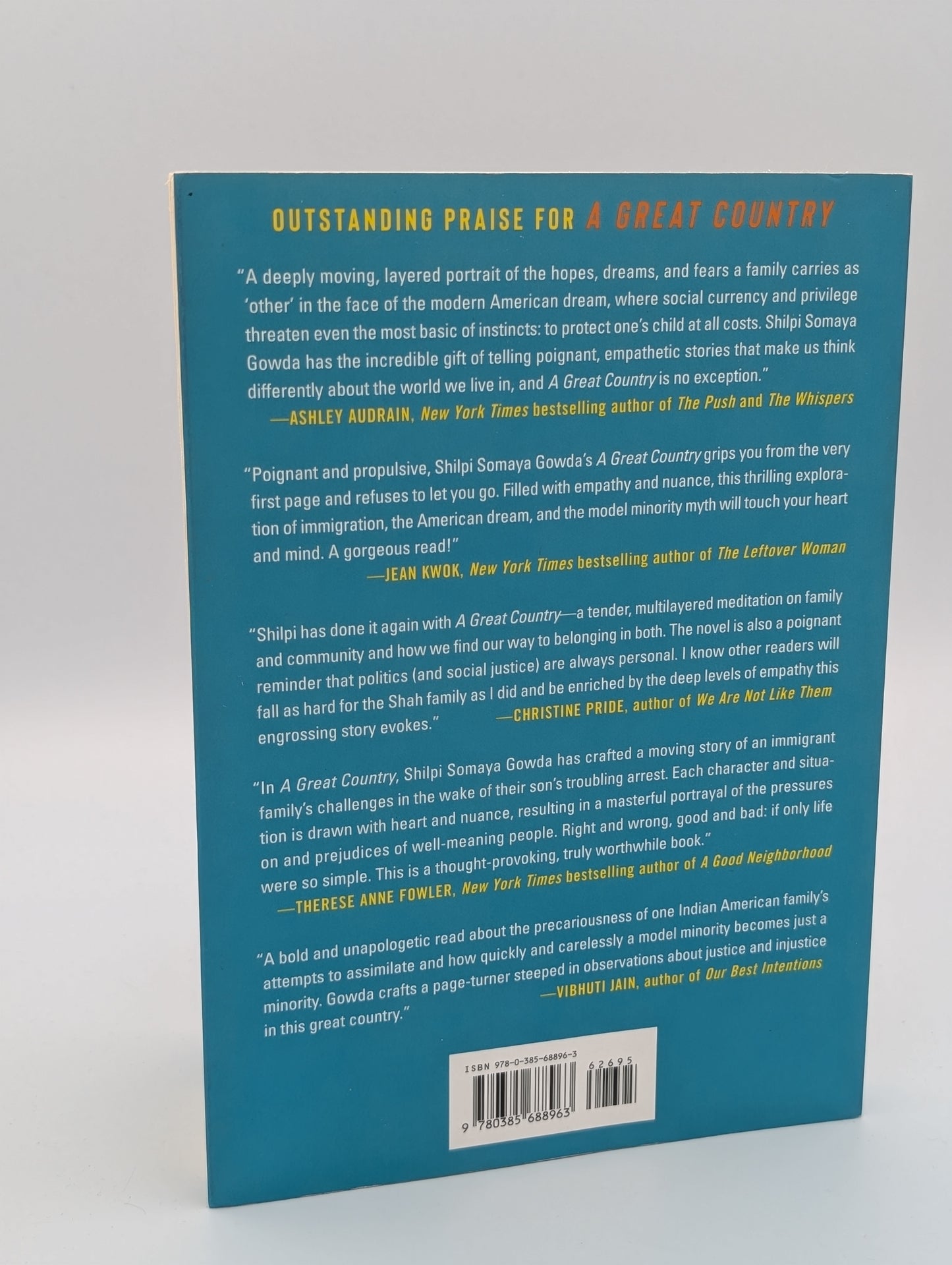 Un grand pays (Livre de poche)
