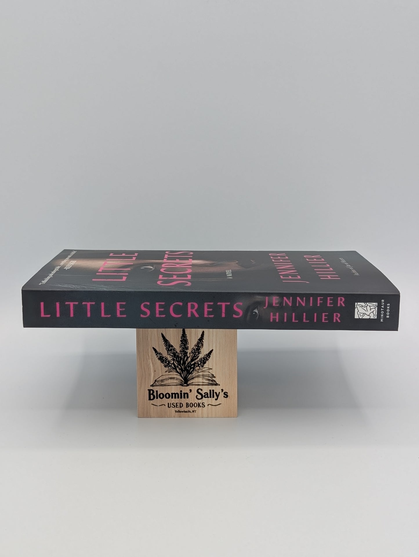 Petits secrets - Livre de poche