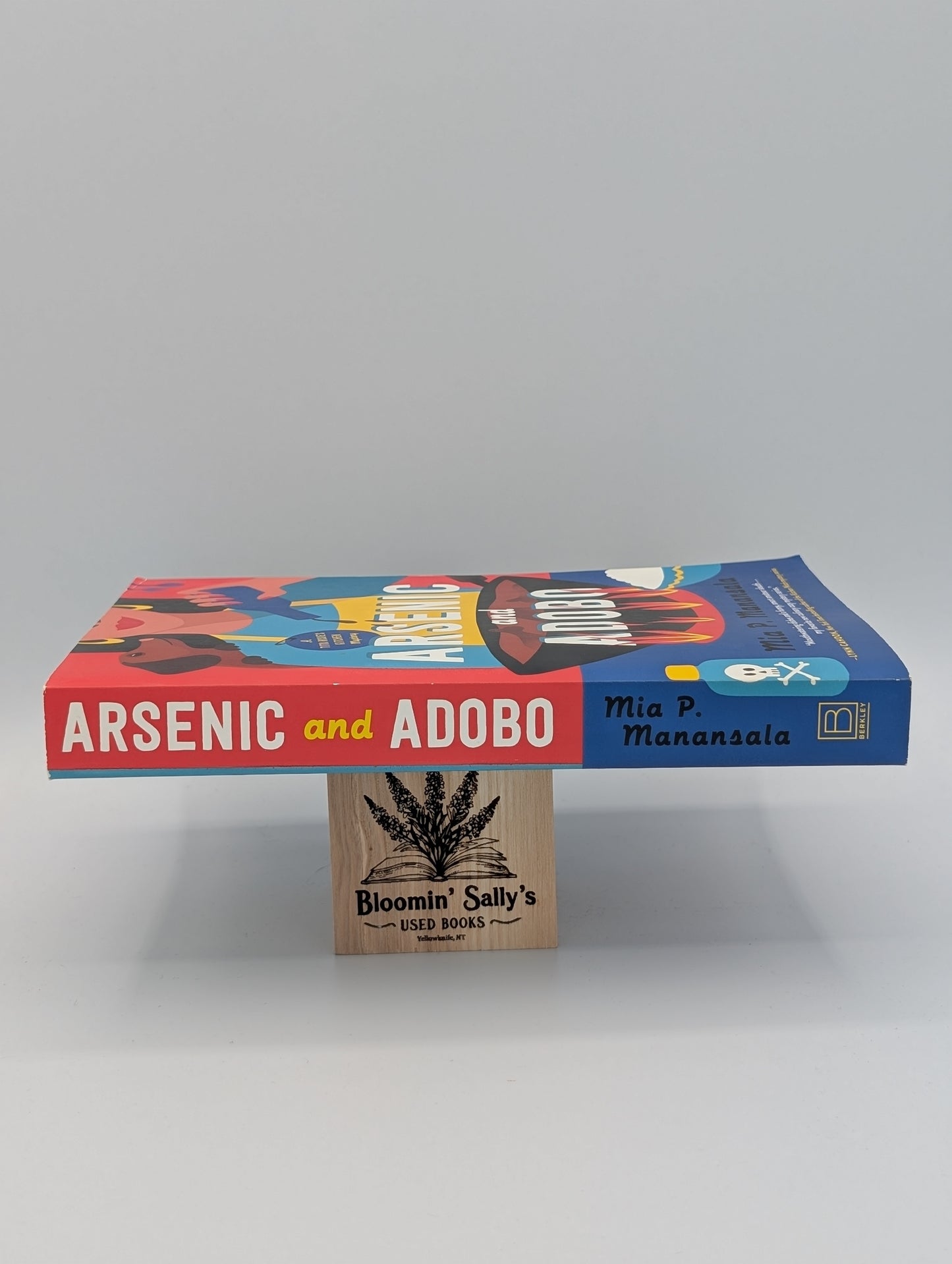 Arsenic and Adobo (A Tita Rosie's Kitchen Mystery)