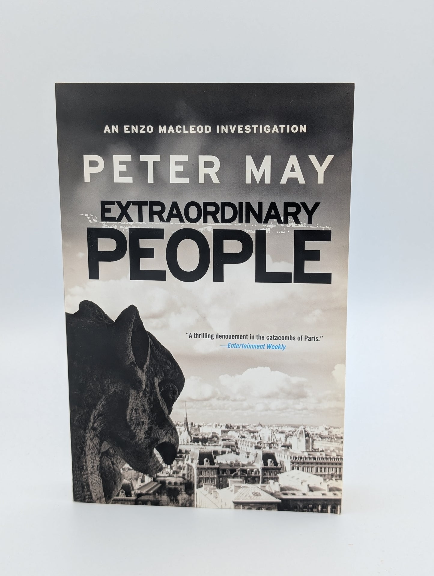 Des gens extraordinaires (Les dossiers Enzo, 1)