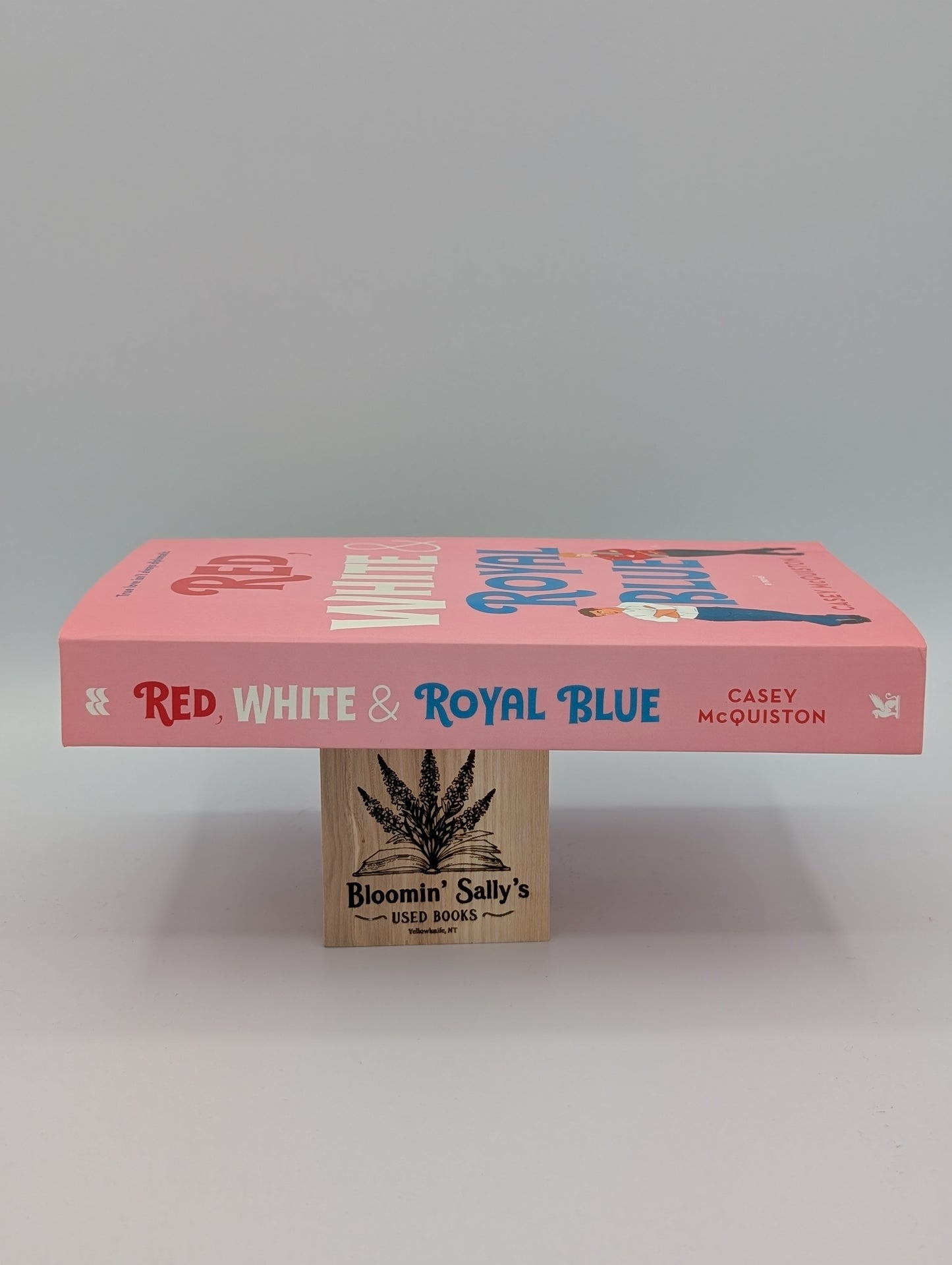 Rouge, blanc et bleu royal : un roman