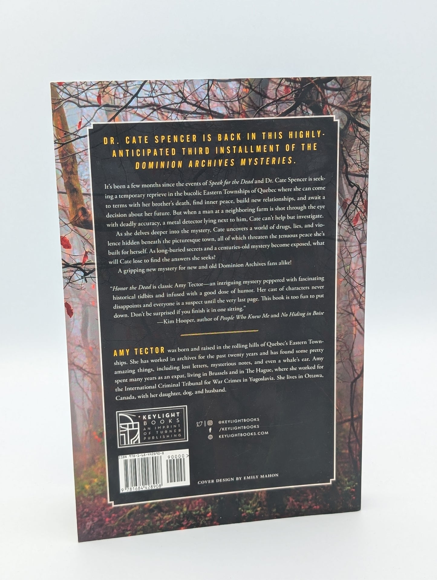 Honor the Dead (The Dominion Archives Mysteries, 3)