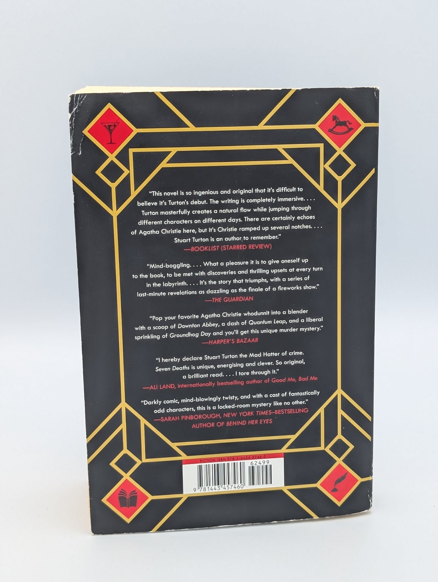 The Seven Deaths of Evelyn Hardcastle: A Novel