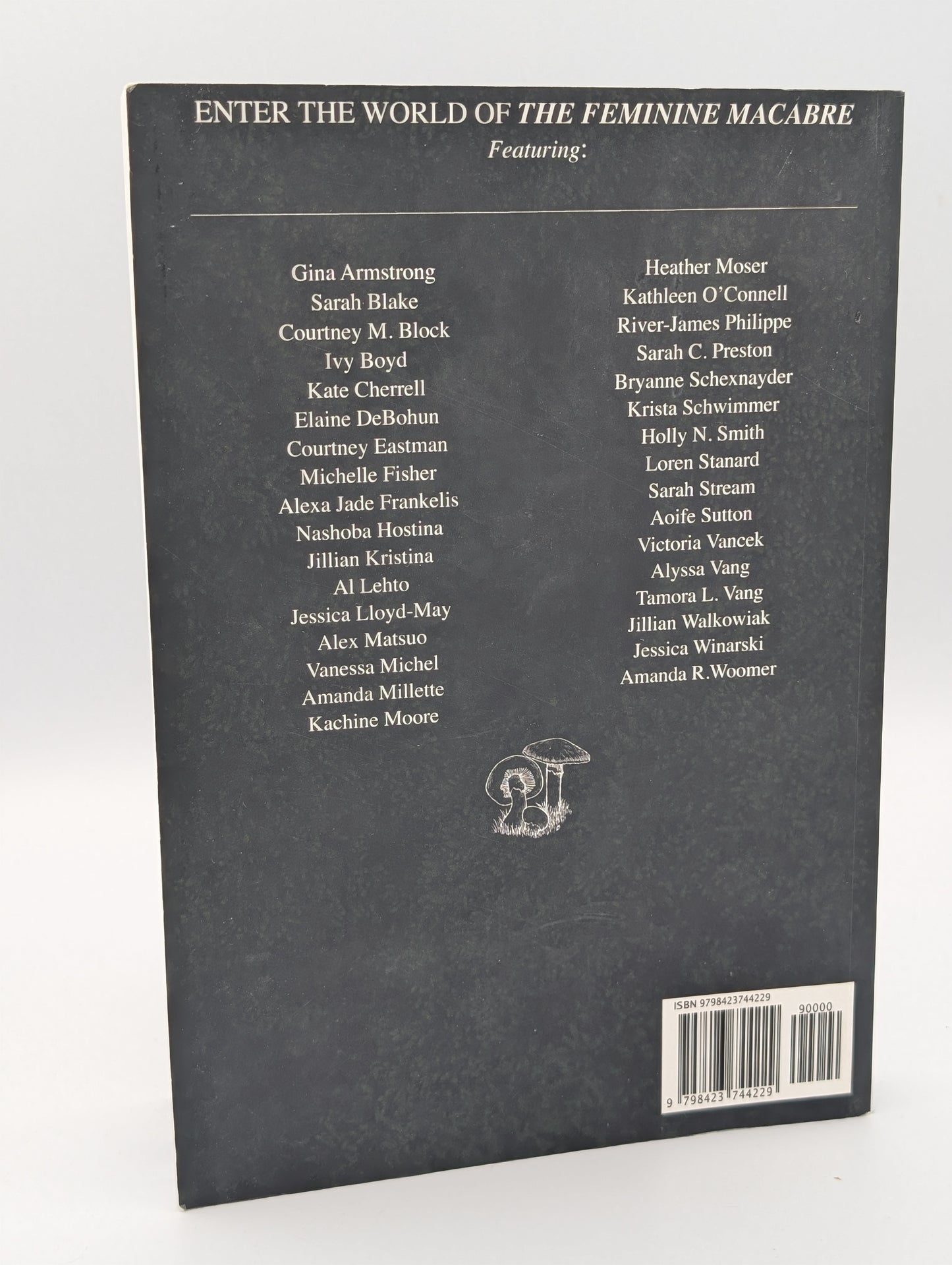 Le Macabre Féminin Volume III : Journal d'une Femme sur Toutes Choses Étranges et Insolites