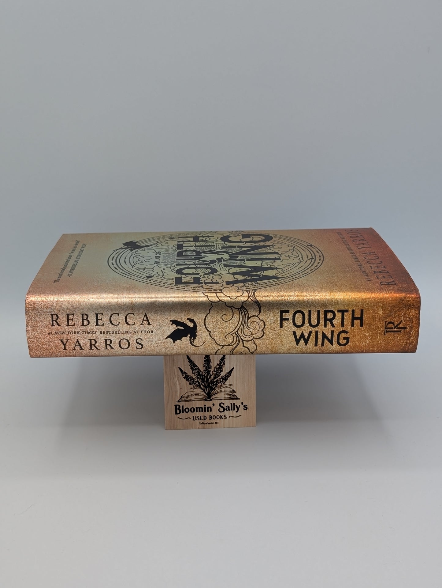 Fourth Wing (Standard Edition) (The Empyrean, 1)