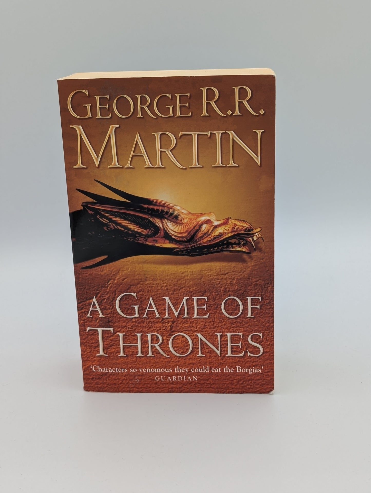 Le Trône de Fer : La série de fantasy épique classique à succès qui a inspiré la série télévisée à succès de HBO et Sky, GAME OF THRONES (Le Trône de Fer) (Livre 1)