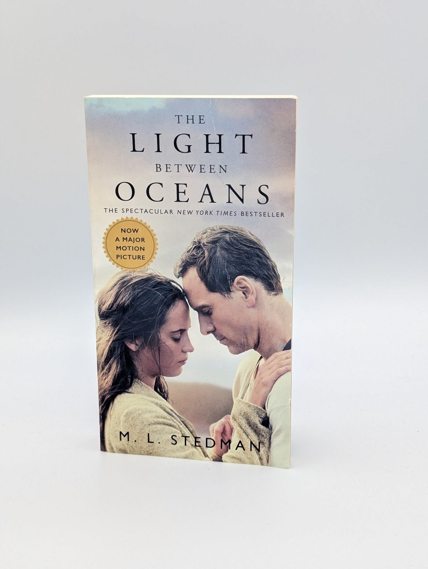 La lumière entre les océans : un roman