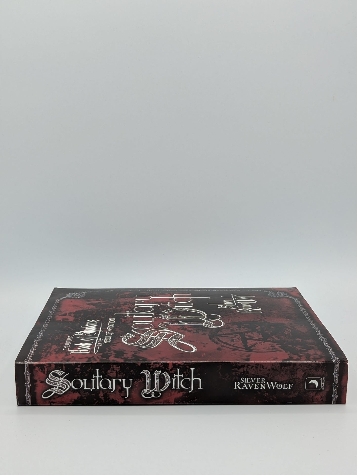 Solitary Witch: The Ultimate Book of Shadows for the New Generation