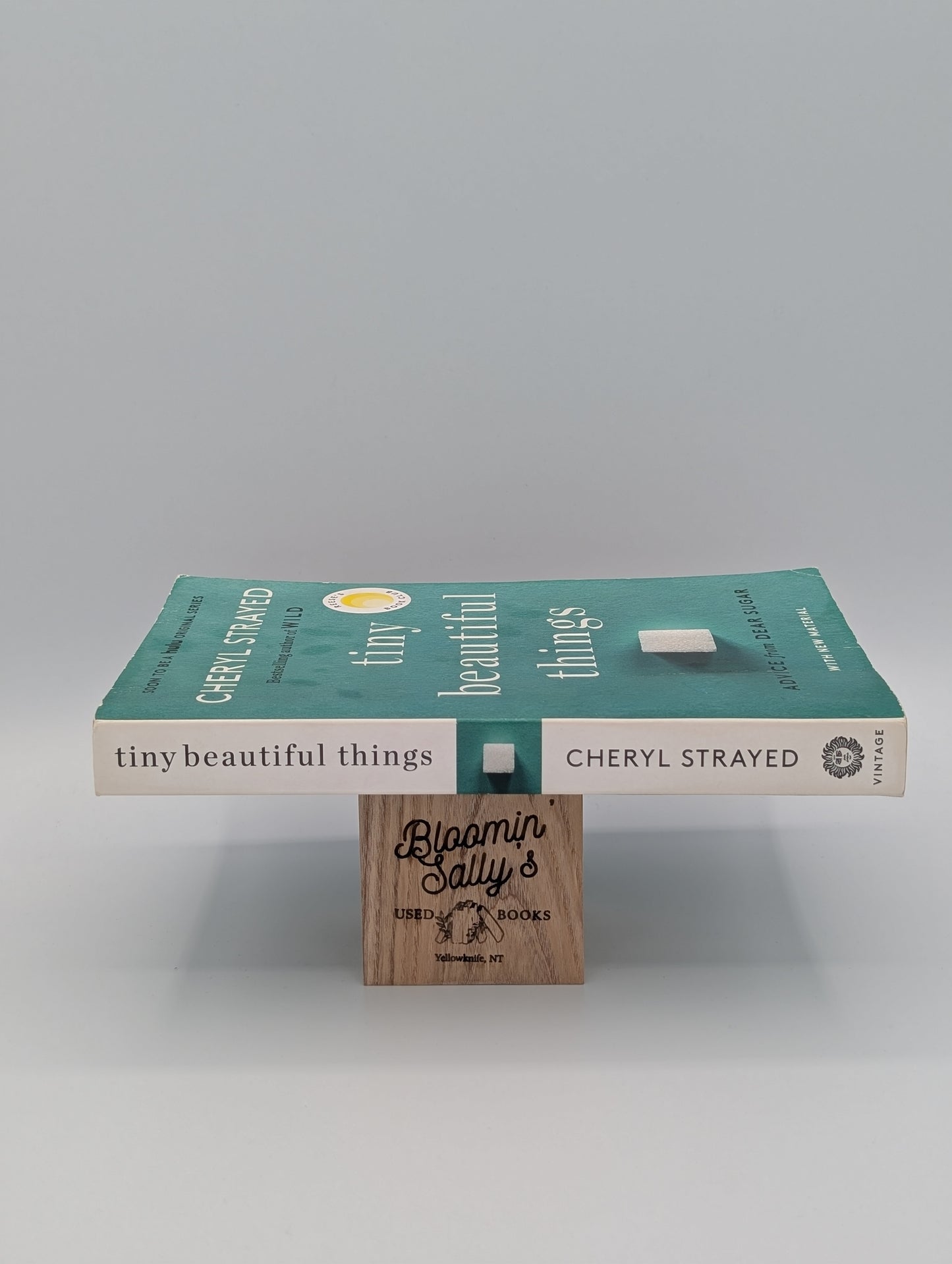 Tiny Beautiful Things (10th Anniversary Edition): Reese's Book Club: Advice from Dear Sugar