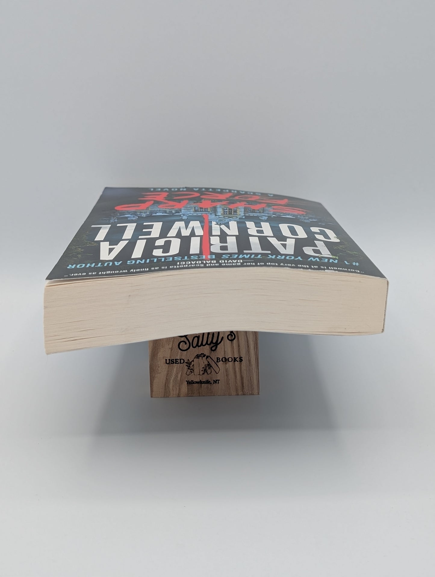 Sharp Force: A Scarpetta Novel
