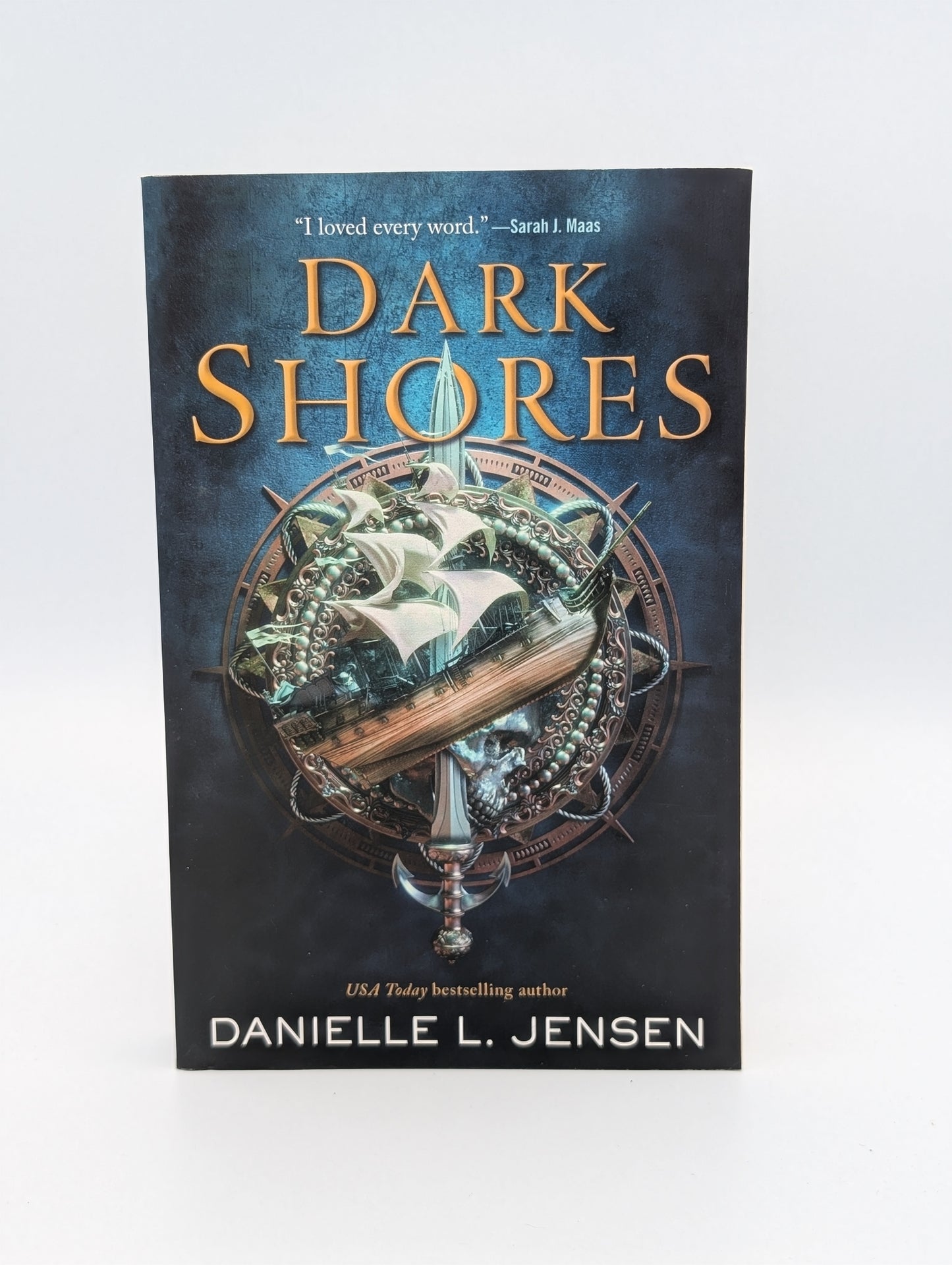 Dark Shores (Dark Shores, 1)