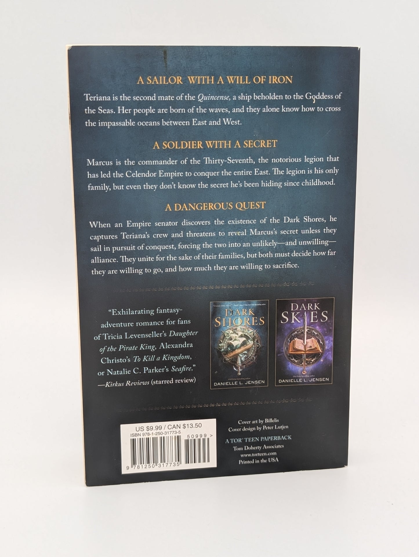 Dark Shores (Dark Shores, 1)