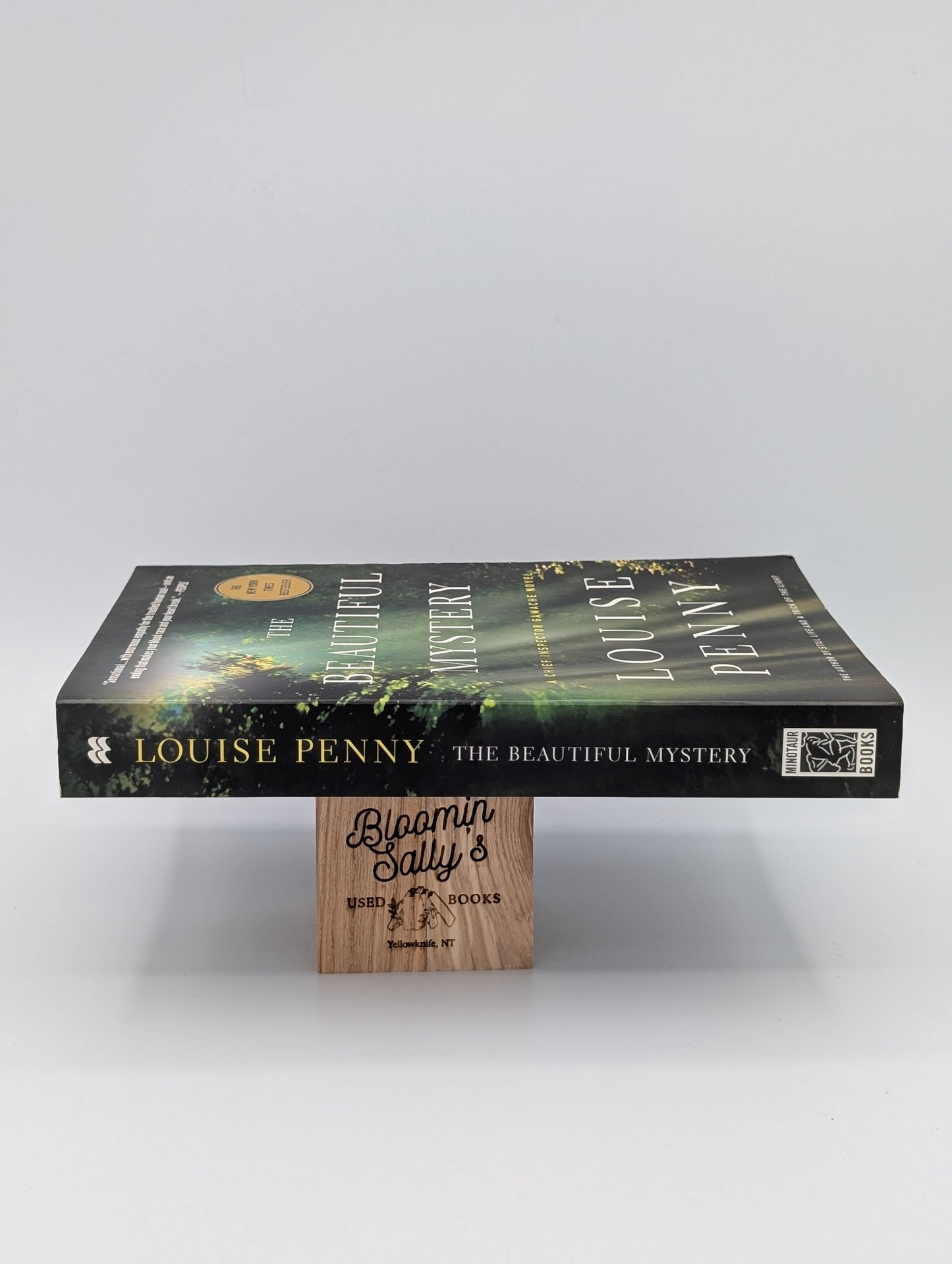 The Beautiful Mystery: A Chief Inspector Gamache Novel (Chief Inspector Gamache Novel, 8)
