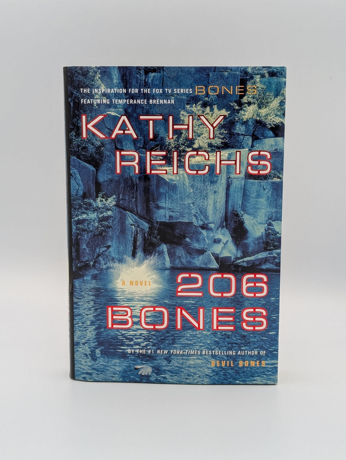206 Bones (Temperance Brennan Series, Book 1)
