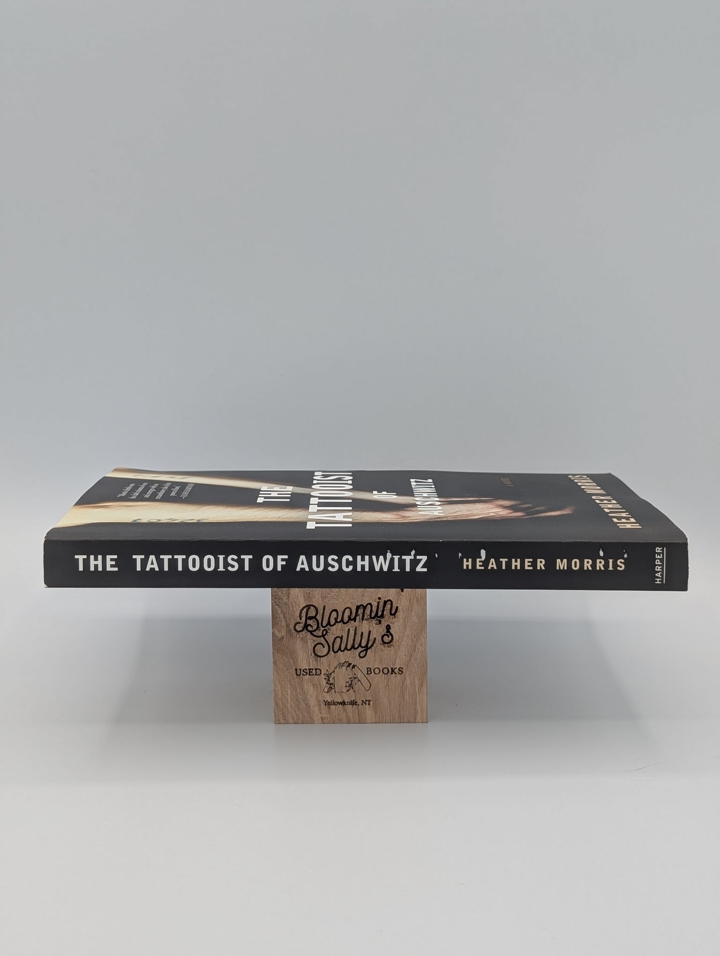 The Tattooist of Auschwitz: A Novel