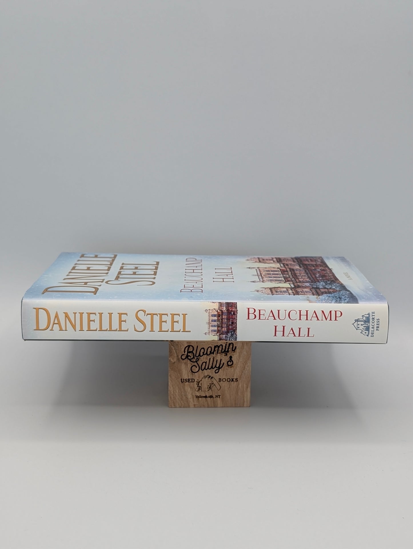 Beauchamp Hall: A Novel