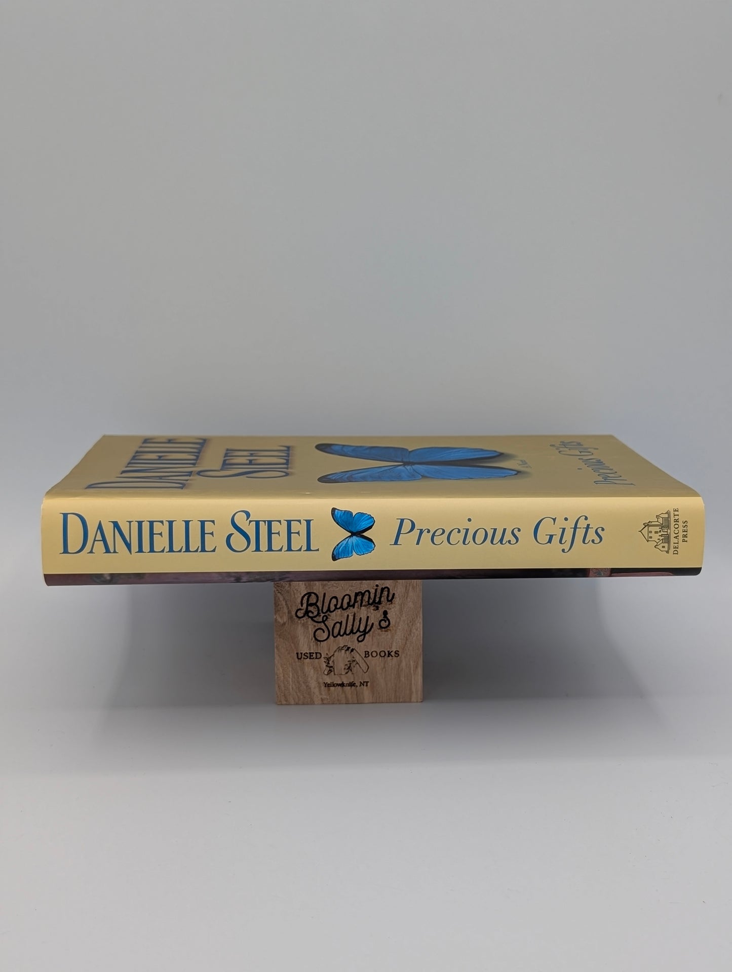 Precious Gifts: A Novel
