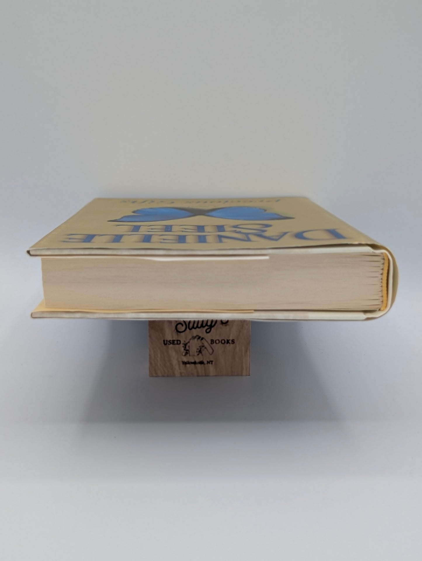 Precious Gifts: A Novel