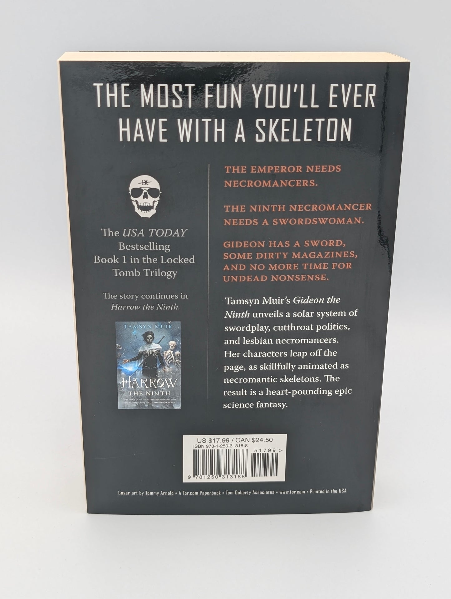 Gideon the Ninth (The Locked Tomb Series, 1)