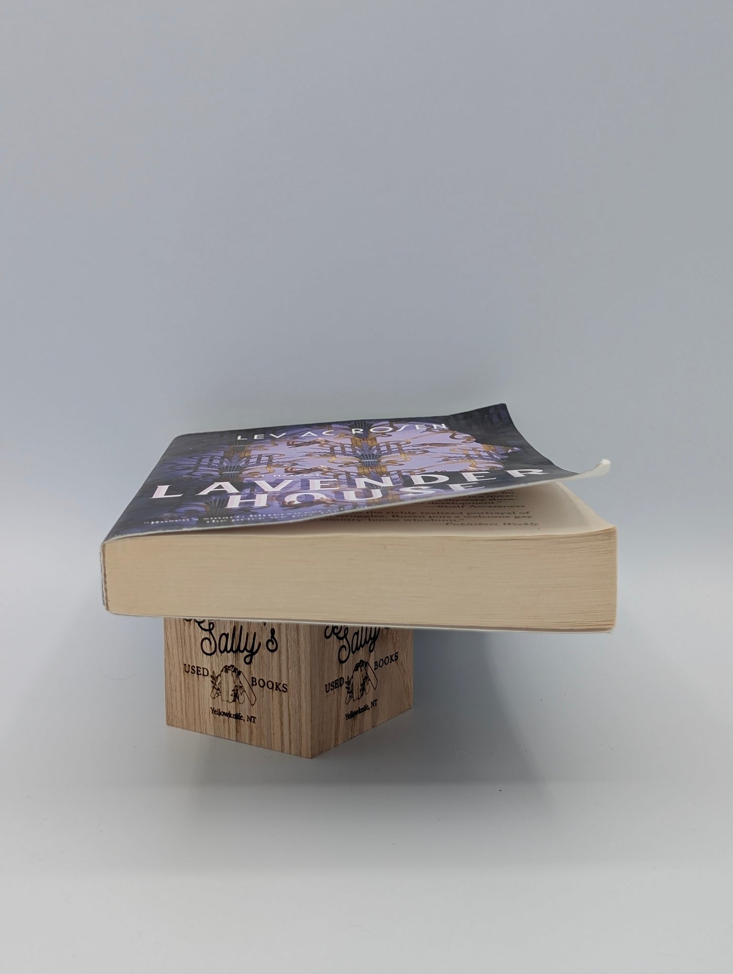 Lavender House (Evander Mills, 1)