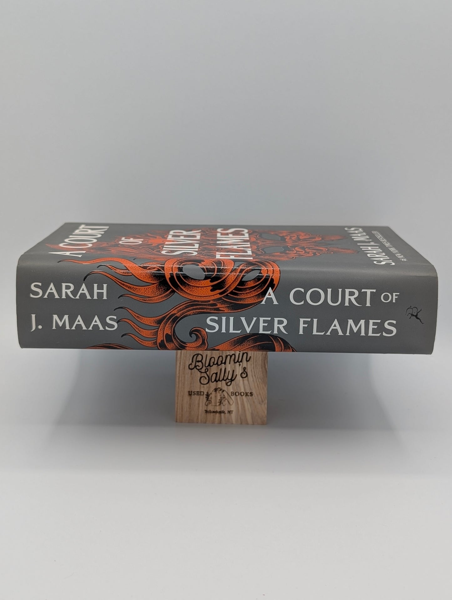 A Court of Silver Flames (A Court of Thorns and Roses, 5)