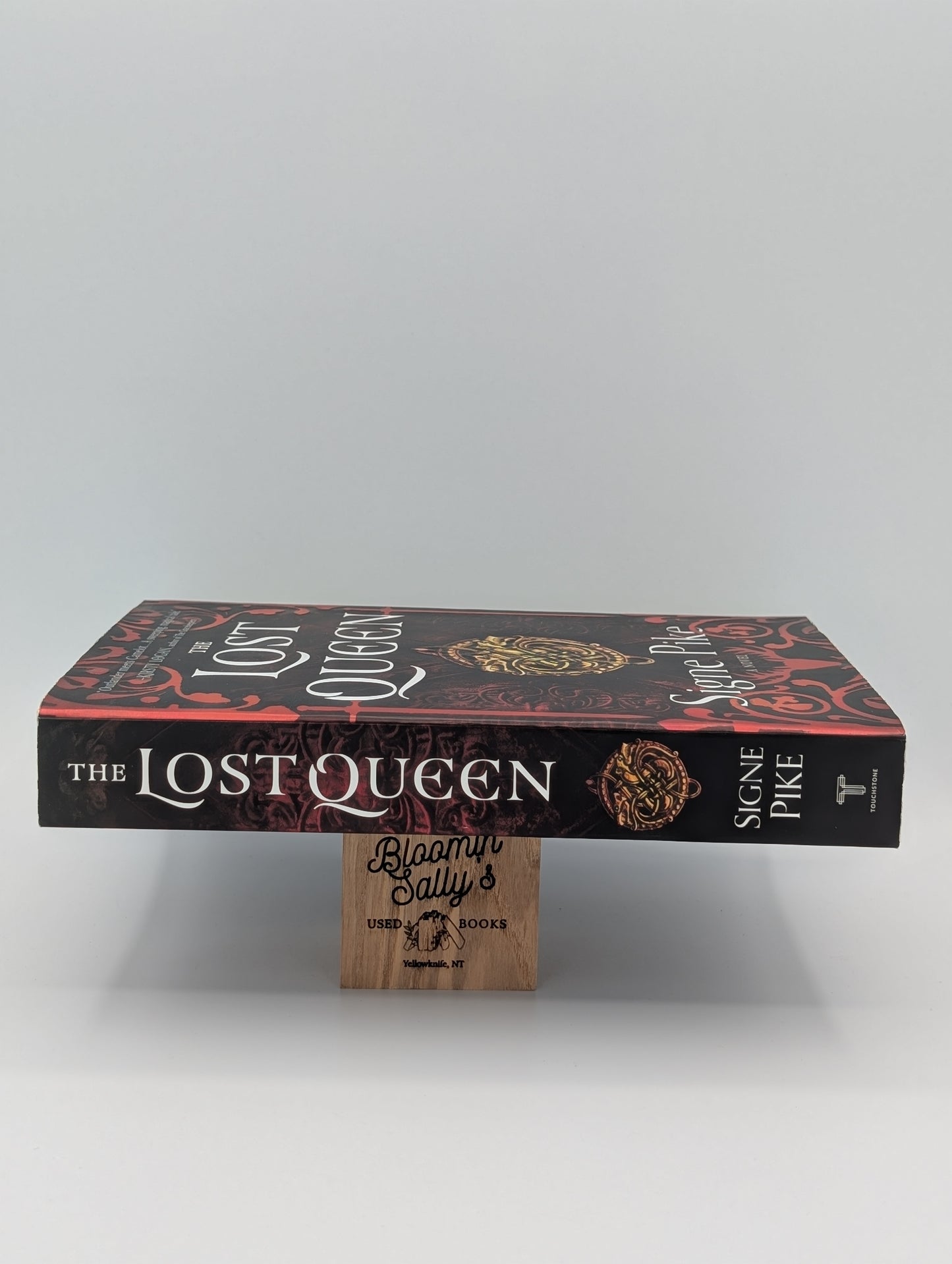 The Lost Queen: A Novel (Volume 1)