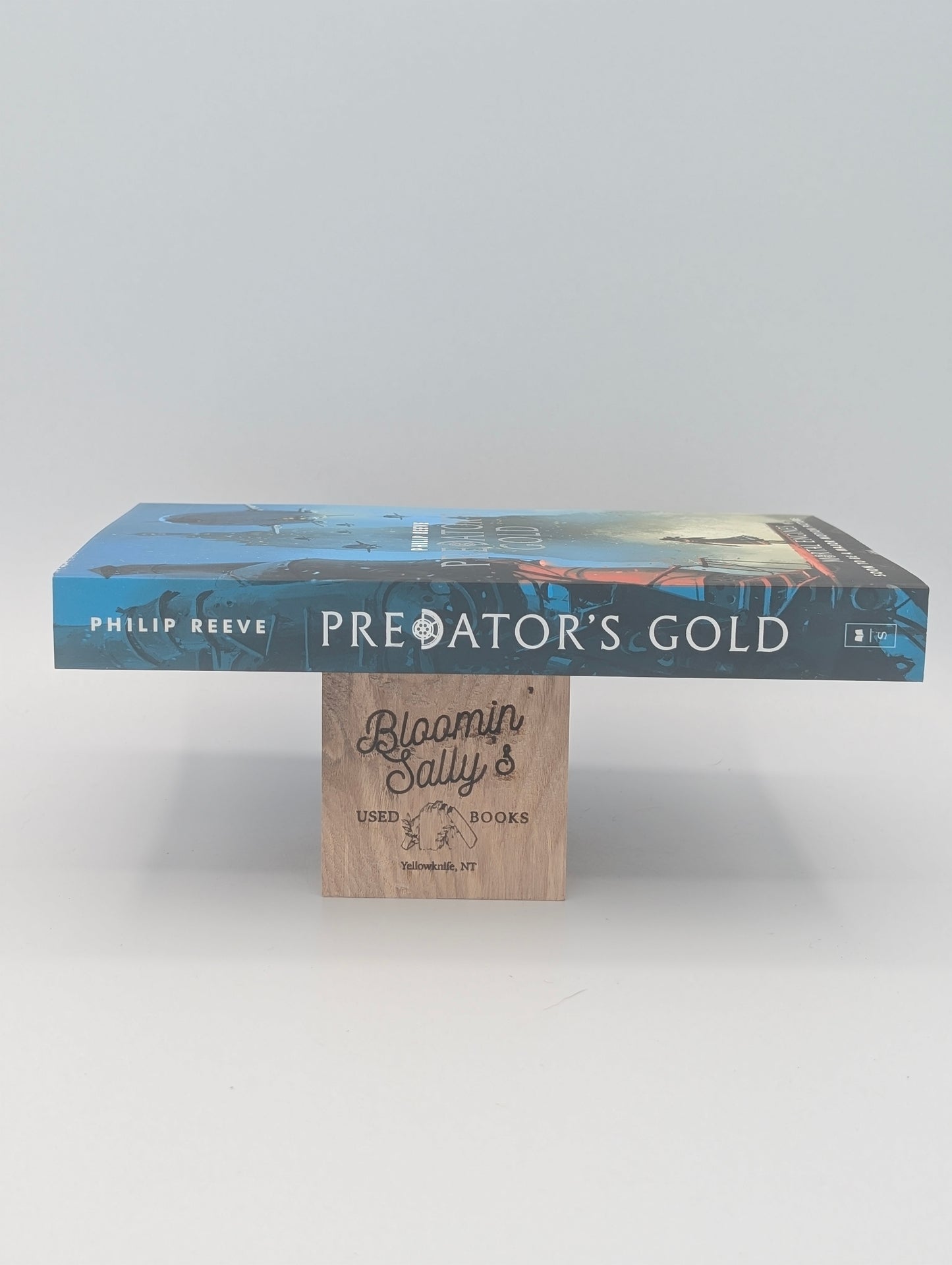 Predator's Gold (Mortal Engines Quartet)