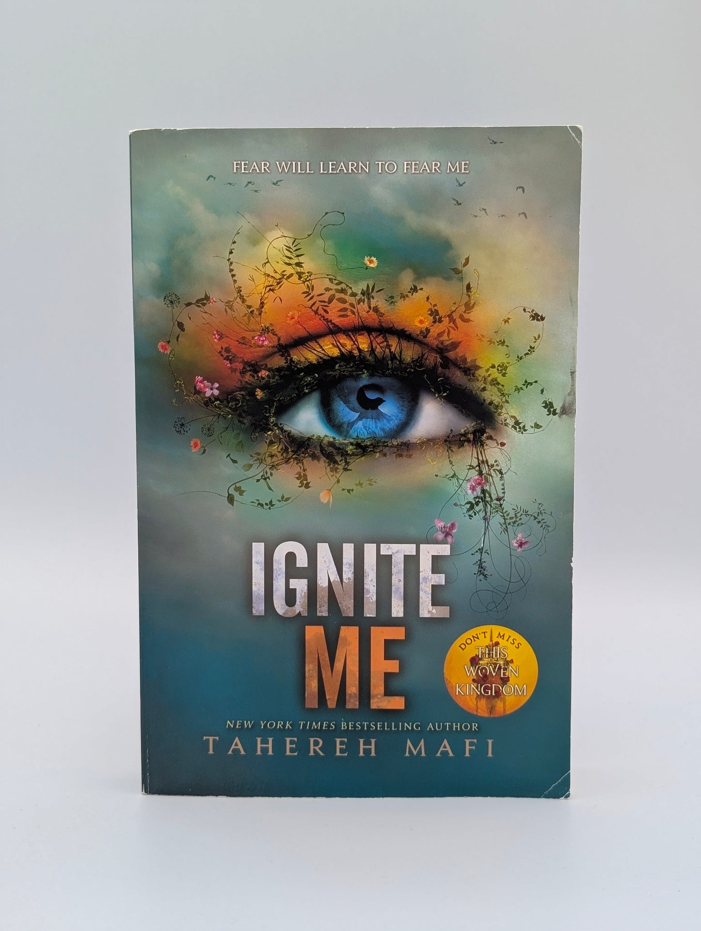 Ignite Me (Shatter Me Book 3)
