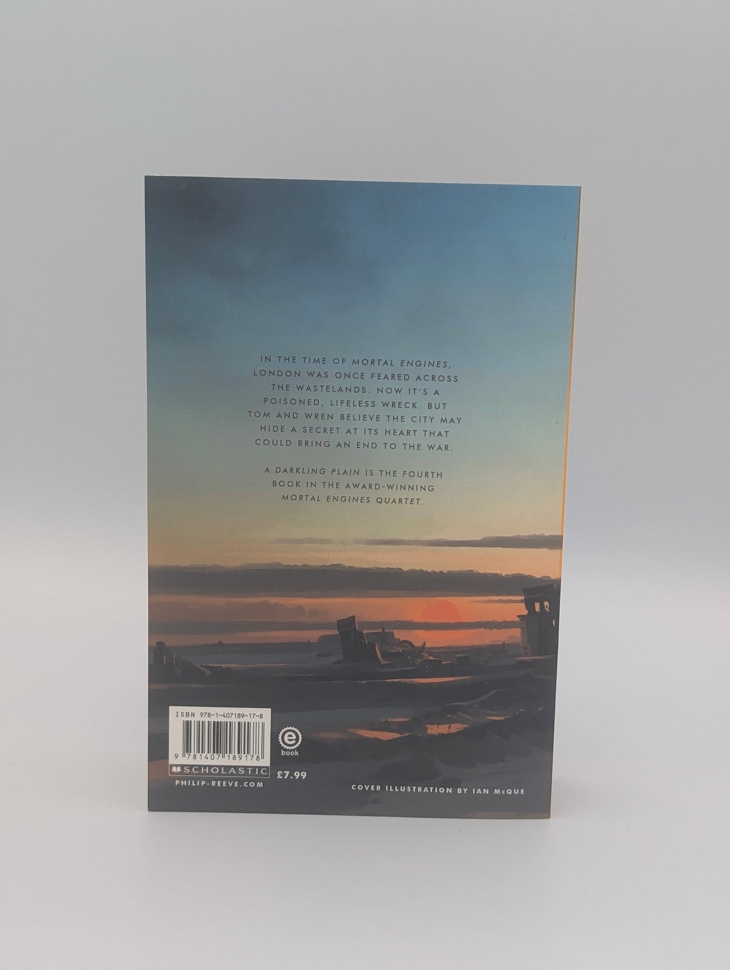 A Darkling Plain (Mortal Engines Quartet)