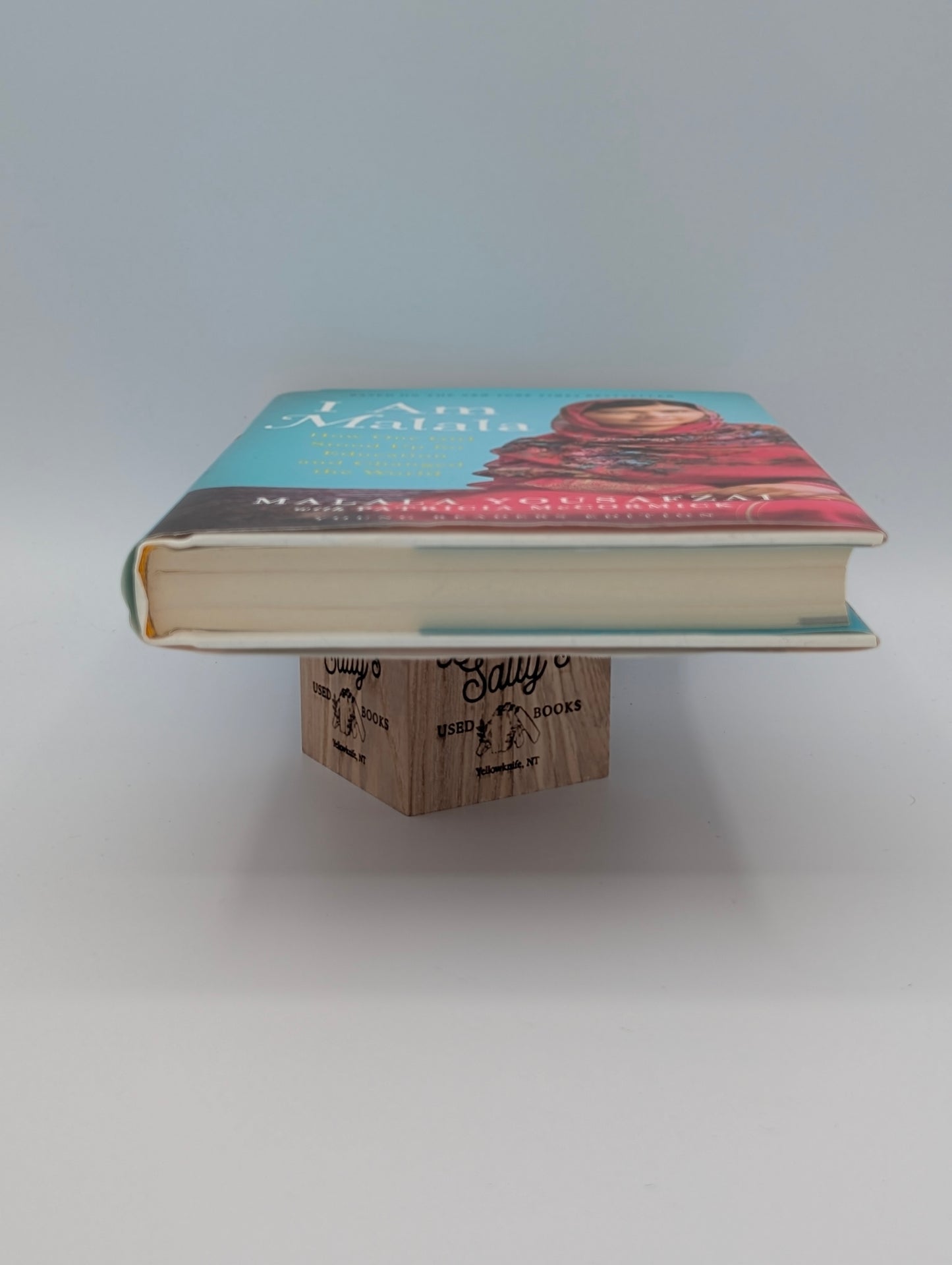 I Am Malala: How One Girl Stood Up for Education and Changed the World (Young Readers Edition)