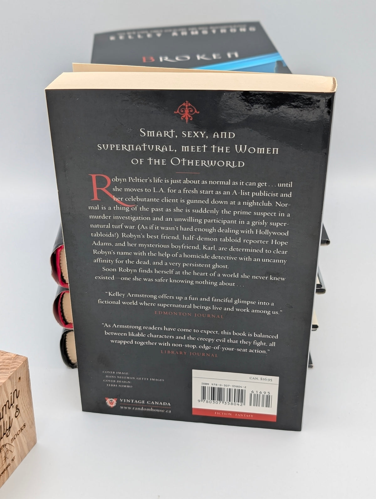 Kelley Armstrong – Women of the Otherworld Series 11-Book Bundle