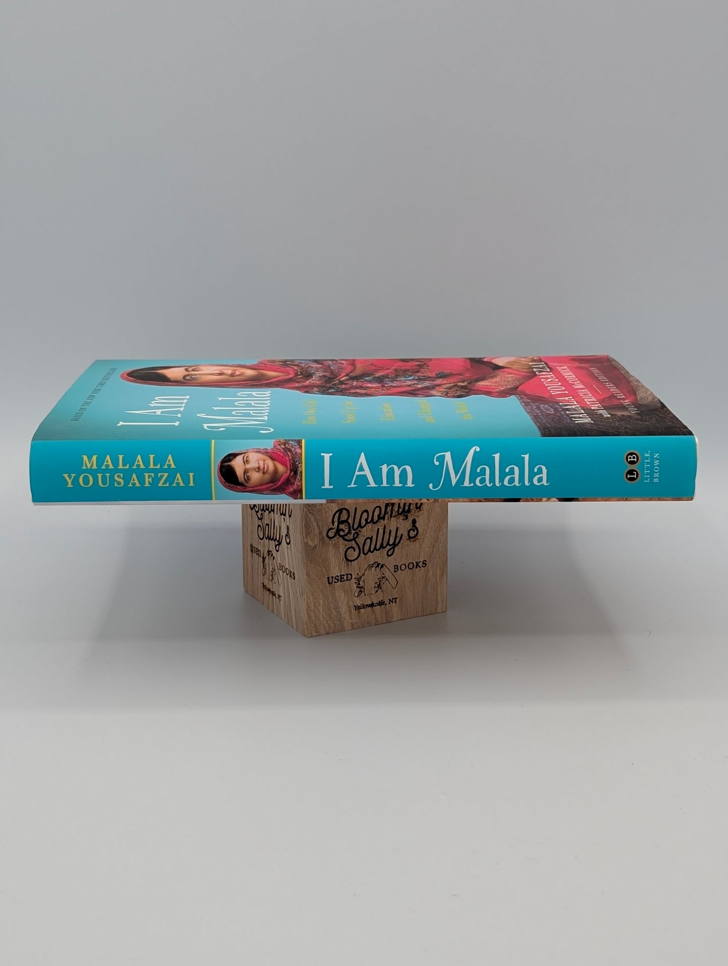 I Am Malala: How One Girl Stood Up for Education and Changed the World (Young Readers Edition)