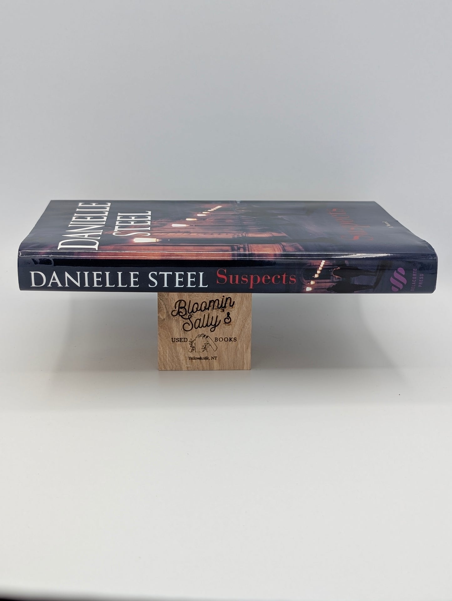 Suspects: A Novel