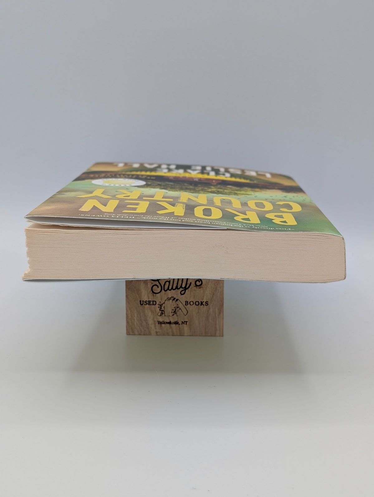 Broken Country (Reese's Book Club)