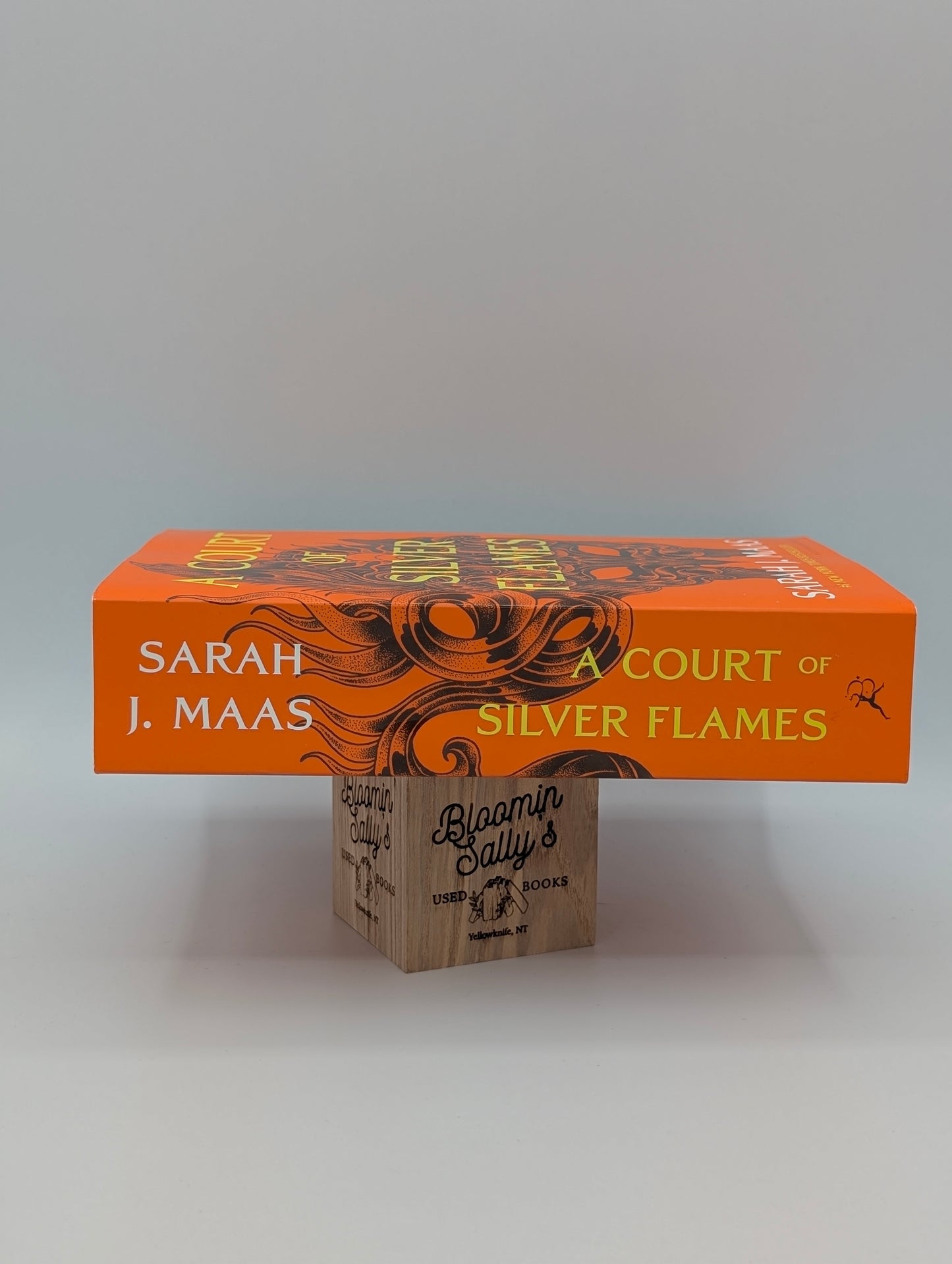 A Court of Silver Flames (A Court of Thorns and Roses, 5)
