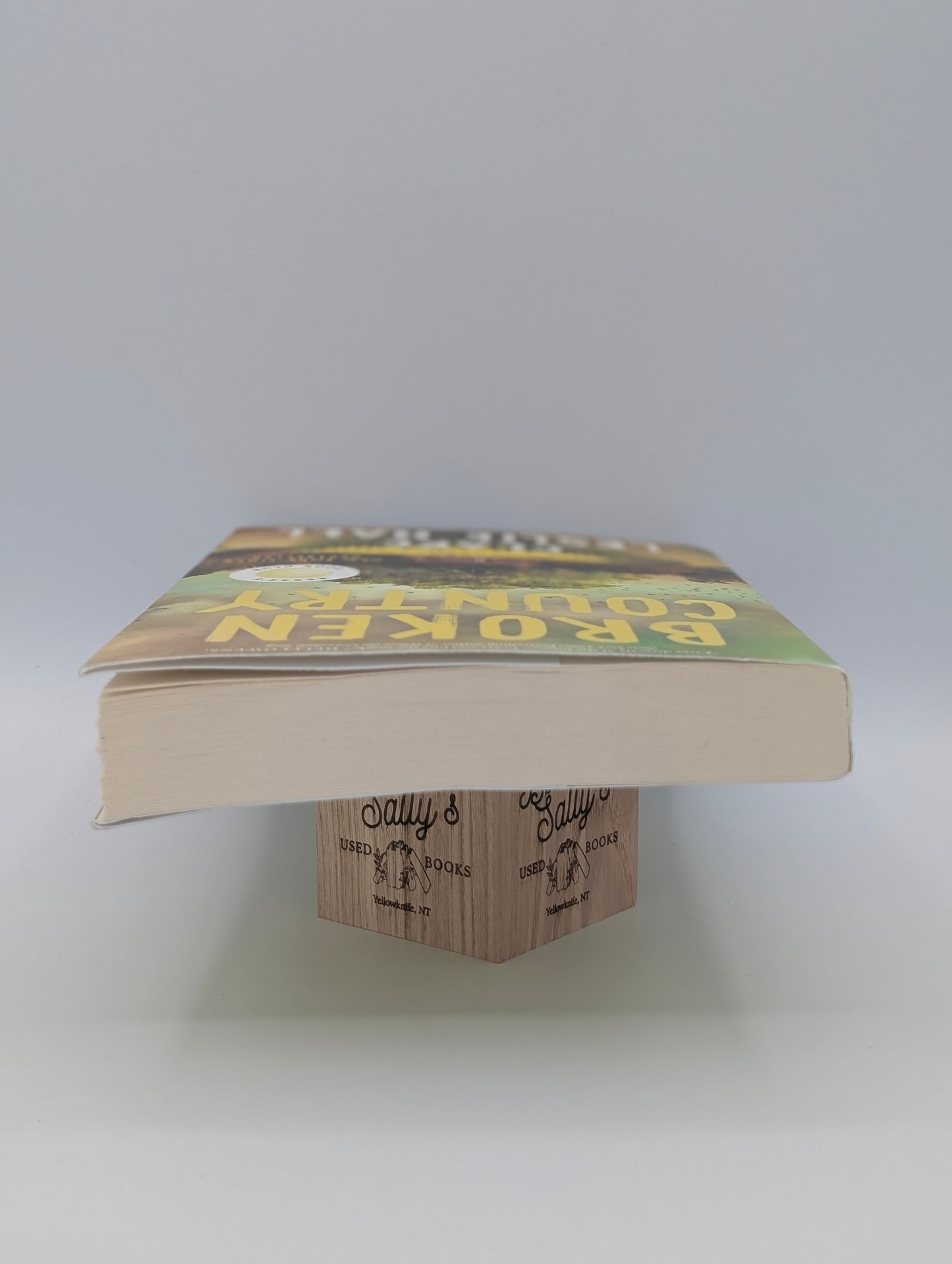 Broken Country (Reese's Book Club)