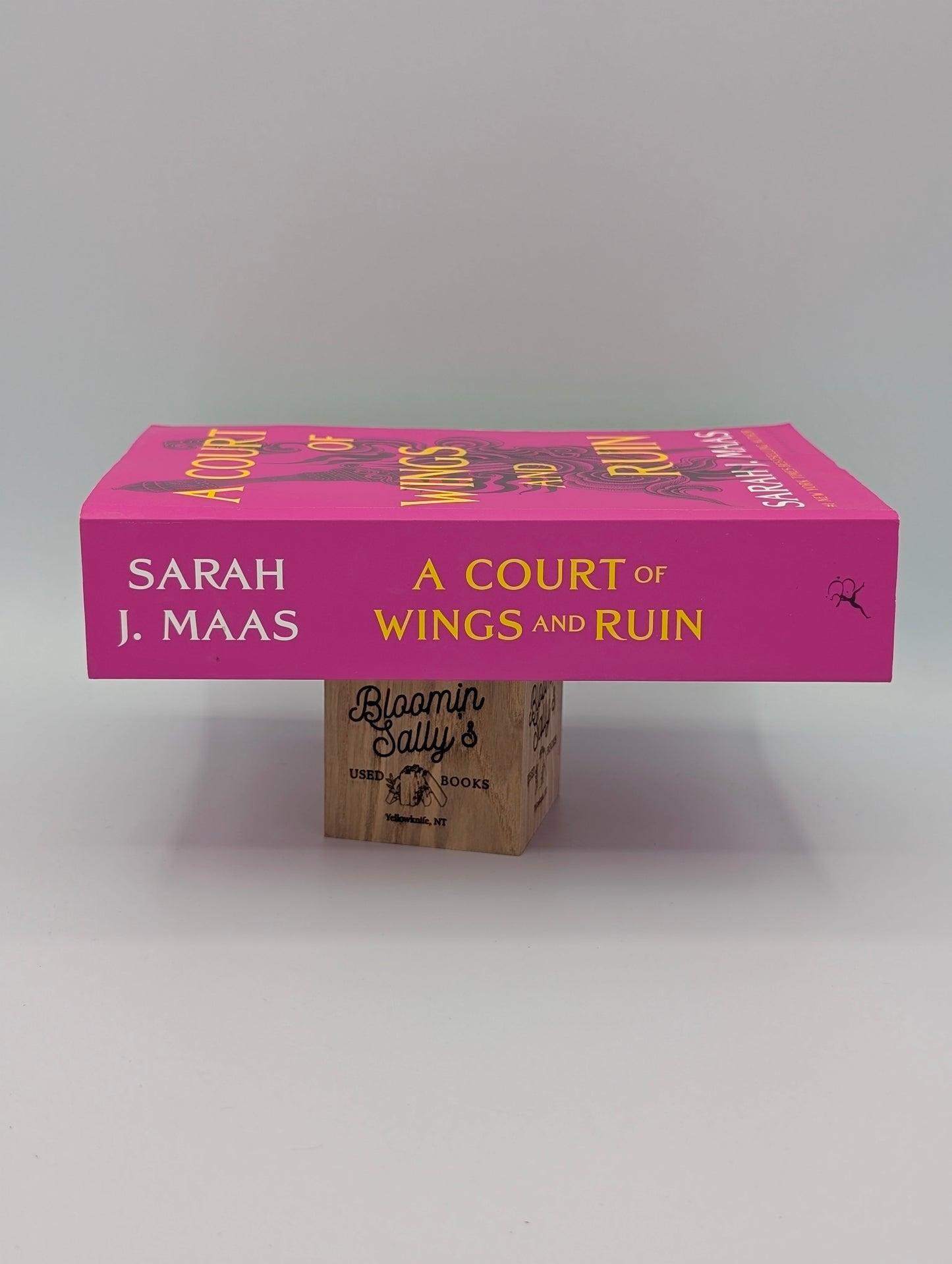 A Court of Wings and Ruin (A Court of Thorns and Roses, 3)