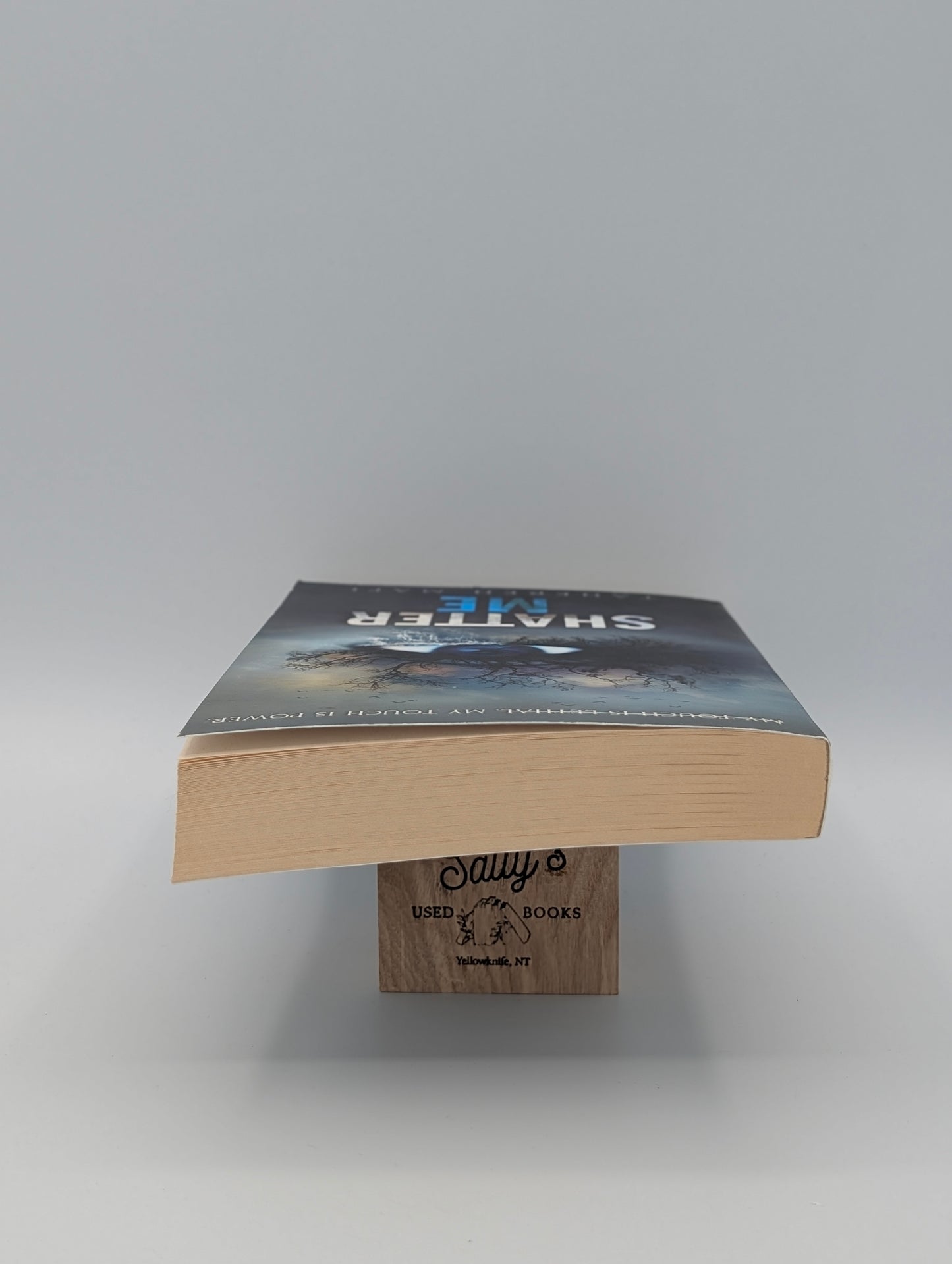 Shatter Me (Shatter Me, 1)