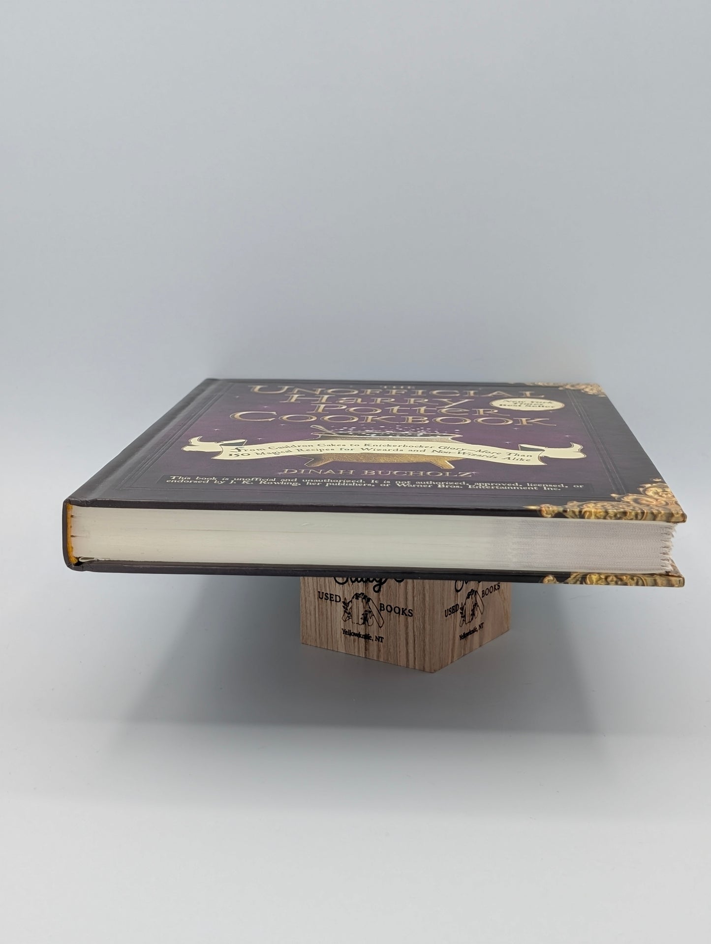 The Unofficial Harry Potter Cookbook: From Cauldron Cakes to Knickerbocker Glory--More Than 150 Magical Recipes for Wizards and Non-Wizards Alike (Unofficial Cookbook Gift Series)