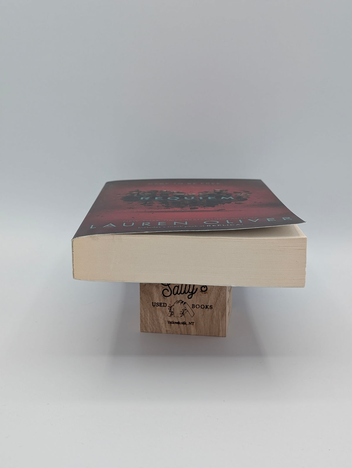 Requiem (Delirium Trilogy, 3)