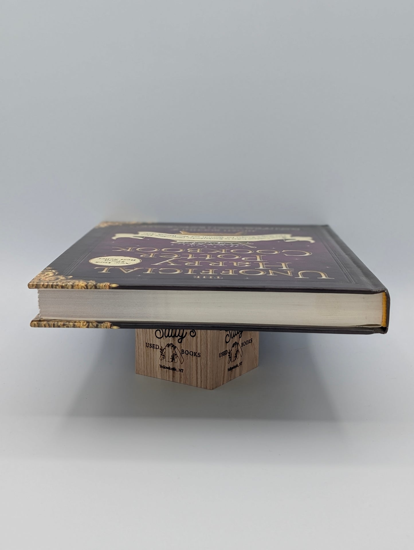 The Unofficial Harry Potter Cookbook: From Cauldron Cakes to Knickerbocker Glory--More Than 150 Magical Recipes for Wizards and Non-Wizards Alike (Unofficial Cookbook Gift Series)