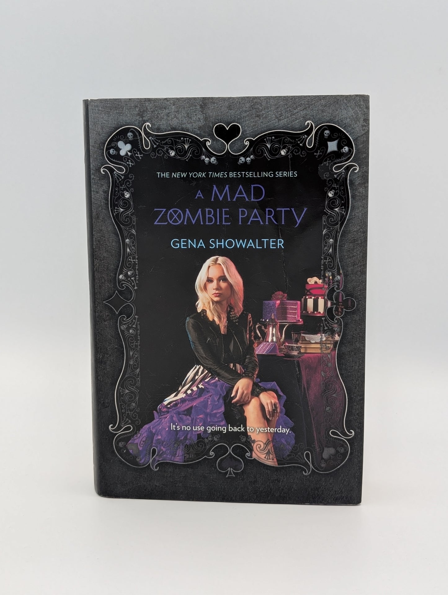A Mad Zombie Party (The White Rabbit Chronicles, 4)