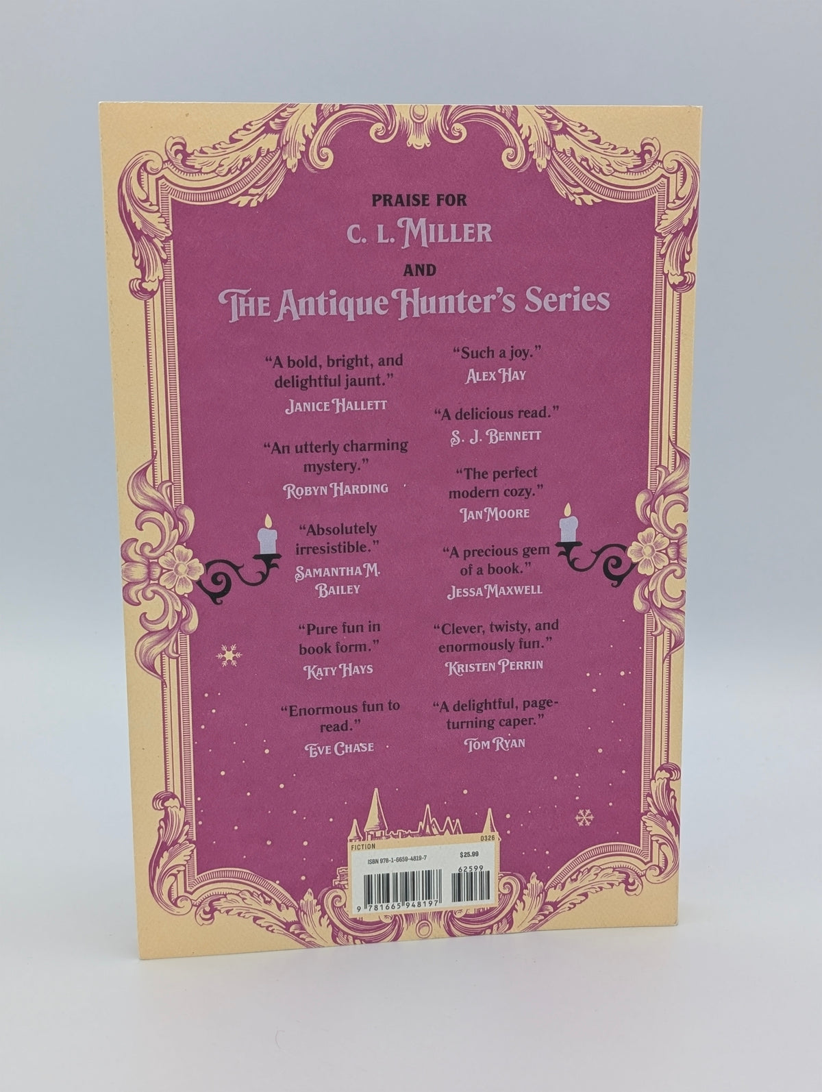 The Antique Hunter's Murder at the Castle: A Novel